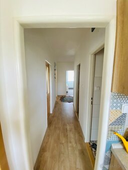 Pronájem zděného bytu 4+1 s garáží a 2 lodžiemi, Chotoviny - 14