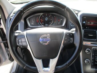 VOLVO XC60 2,4D4 Summum AWD Auto Pano Xen 2014 - 14