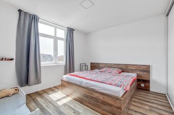 Prodej rodinného domu s potenciálem přes 270 m2 plochy - 14