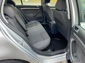 Volkswagen Golf 1.6 MPi - 14