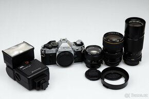 Canon AE-1 Program + 3 objektivy, příslušenství - 14