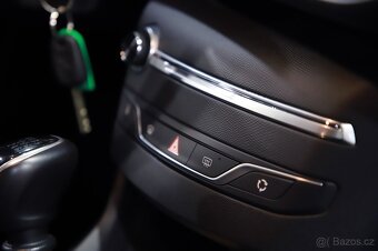 Peugeot 308 1.2 81kW 81tkm Navi Kam360° DAB Rádio Full LED - 14