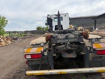 Hákový nosič kontejneru Renault 6 × 6 - 14