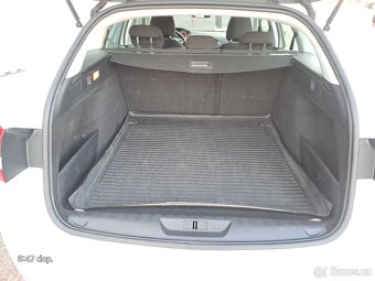 PEUGEOT 308 SW 1.6HDi combi r.16 170000km ČR, VELMI PĚKNÝ - 14