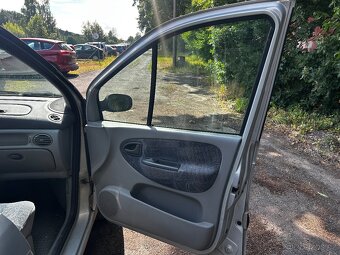 Renault Megane Scenic 1,6i 16V 79kW, r.v. 2002 - 14