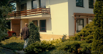 Dům s neuvěřitelnou atmosféru v klidné části Úval - 14