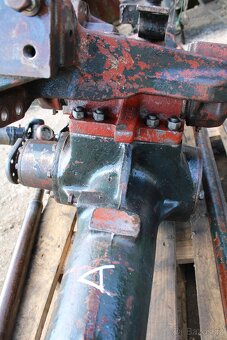 Zetor 7245 přední náprava převodovka kola kardan šrouby  A - 14