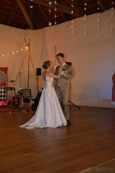 Svatební saténové šaty - 14