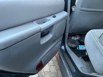 Prodám Ford Explorer 4,0 6V 152kw 4x4 - 14