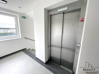 Pronájem novostavby bytu 2+kk, 67 m2, terasa 16 m2, garáž +  - 14
