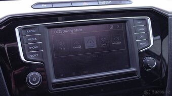 Volkswagen Passat Highline 2.0 TDi DSG RLine - 14