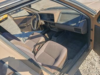Škoda Favorit r. v. 1990 + druhý skelet auta zdarma - 14