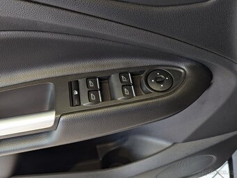 Ford Kuga 1.5Ecoboost FACELIFT, TEMPOMAT, ZÁRUKA - 14