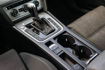 Volkswagen Passat DSG 1,6 TDI 88kW / Masáž / LED svetlá / - 14
