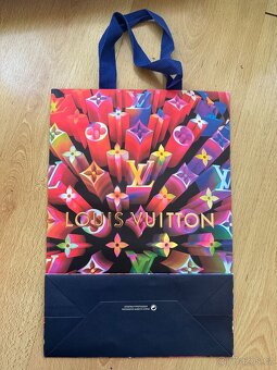 Papírové tašky značky LOUIS VUITTON - 14