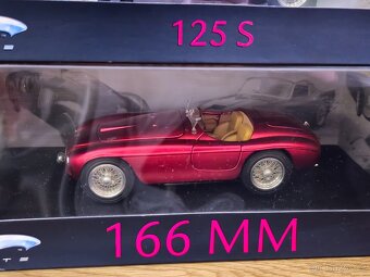 Modely Ferrari 1:18 HotWheels ELITE - 14