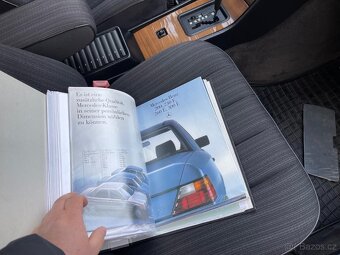 Mercedes-Benz 200E - 14