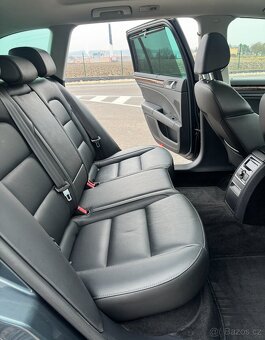 ŠKODA SUPERB 2.0 TDI ELEGANCE PLUS FACELIFT COMBI - 14