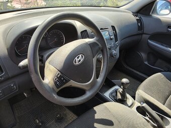 Hyundai I30 CW 1,6i 93kW 2011 6kv, LPG - dily z vozu - 14