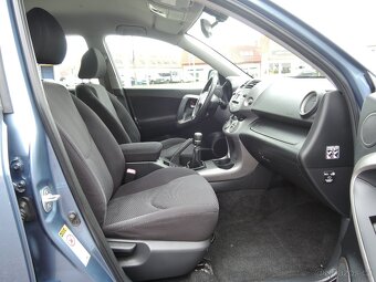 Toyota Rav4 2,2 D-4D Servis 170tkm 2007 - 14