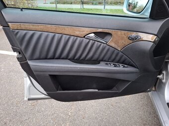Mercedes Benz E320CDI 165kw 4Matic facelift Avantgarde - 14