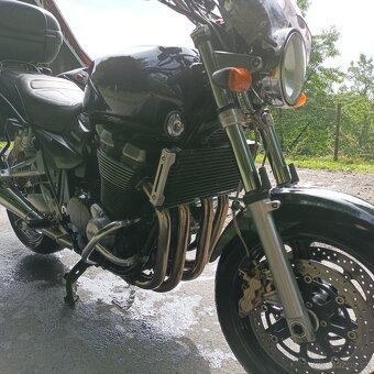 Suzuki GSX 1400 - 14