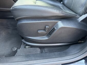 Prodám Ford S-max 2,0 TDCI Titanium v černé kůži - 14