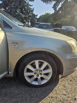 Toyota Avensis T25 2.0 85 kW - 14