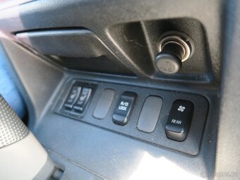 Mitsubishi Pajero V60 3.2 DI-D 4X4 118kW 7MÍST NEHAVAROVANÉ - 14