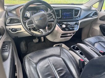 Chrysler Pacifica 3,6 RU Touring L 8 míst 2017 - 14