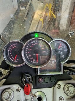 Moto Guzzi Breva V1100 - 14