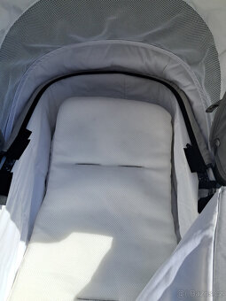 Inglesina hluboký kočár a Cybex autosedačka - 14