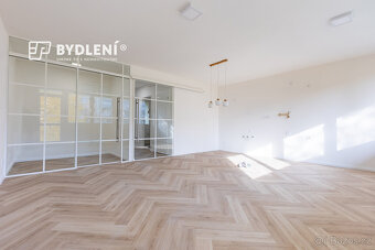 Kompletně zrekonstruovaný designový byt 3+kk (76 m²) s nadst - 14