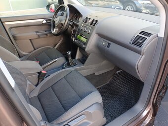 VW Touran Comfortline 1.6 TDI 77kW Webasto 7-míst Tažné - 14