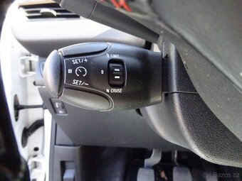 Peugeot 208 Roland Garros 1.5 BlueHDi,limitka,1majitel. - 14