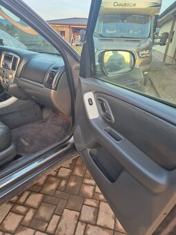 Mazda tribute  4x4 2.3i - 14