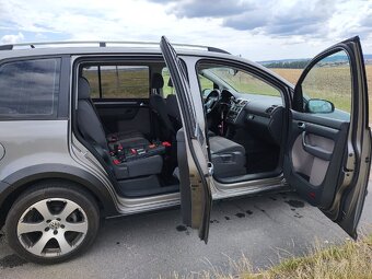 Volkswagen Touran Cross TSI - 14