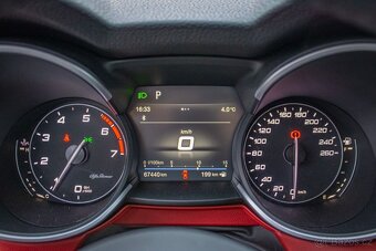 Alfa Romeo Stelvio 2.0 AWD A/T - ZÁRUKA 1rok/20 000km - 14