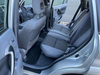 Toyota Rav4 2.0D-4D 4WD - 2003 - 153.100km - nové ME+TK - 14