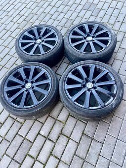 Škoda Superb Combi 2.0 TDI 125kw 11/2011 / NAVI / PANORAMA - 14