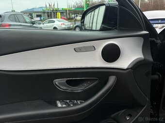 Mercedes-Benz E 220 2022 - 14