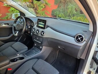 Mercedes B180,automat,2018,ČR,119tis.km,LED světla,serviska - 14