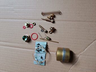 Svíčky fajfky CCCP klakson benzinový ventil KP-15A - 14