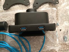 Nový držák na 2 monitory AlzaErgo Arm D85B Essential USB - 14