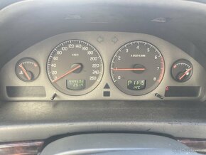 Volvo S80 2,4 benzin - atmosferak (zadne turbo) - 14
