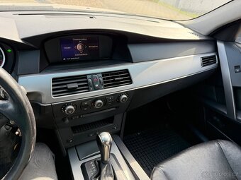 BMW E60 525i - 14