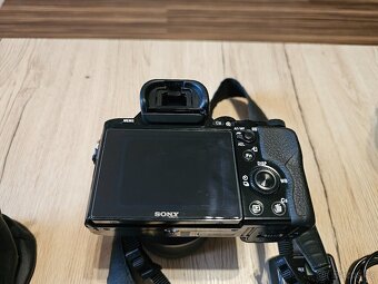 Sony Alpha A7 + prislusenstvi + objektivy - ZEISS 55mm - 14