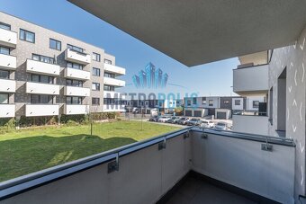 Luxusní byt 4+kk s balkóny, parkovacím stáním a výbornou obč - 14