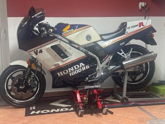 Honda VF1000 R - 14