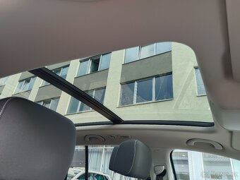 VW Touran 2.0TDI 103kW CUP Webasto Tažné Panorama - 14